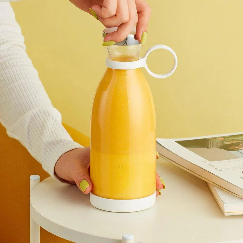 FreshBlend™ – Portable Juicer Blender